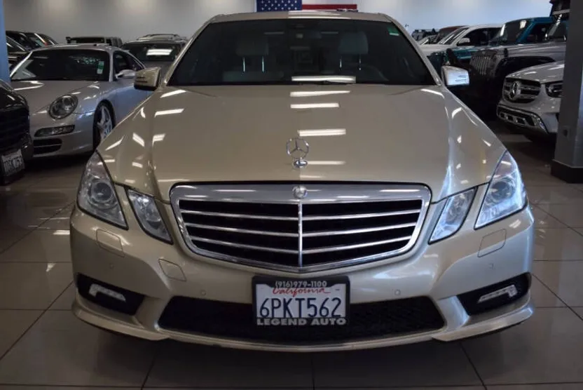 2011 Mercedes Benz E 350 BlueTEC photo 1