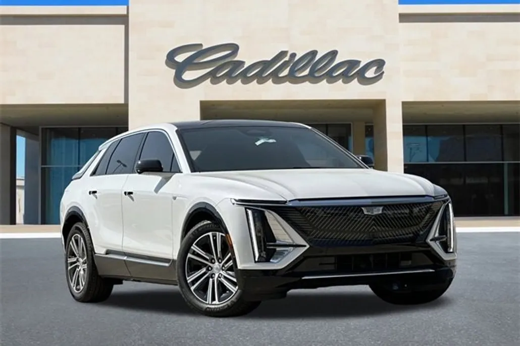 2025 Cadillac Lyriq Luxury photo 1
