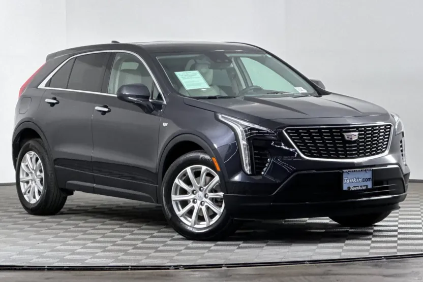 2023 Cadillac XT4 Luxury photo 1