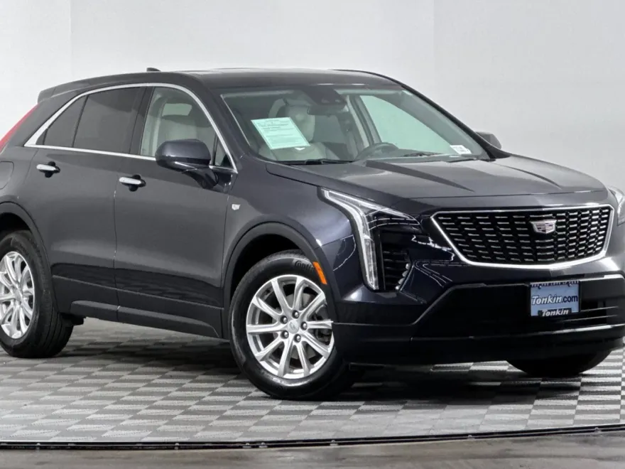 2023 Cadillac XT4 Luxury photo 1