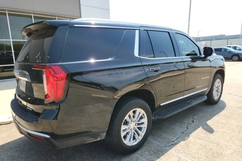 2023 Gmc Yukon SLT photo 1