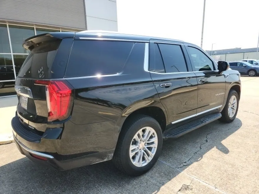 2023 Gmc Yukon SLT photo 1