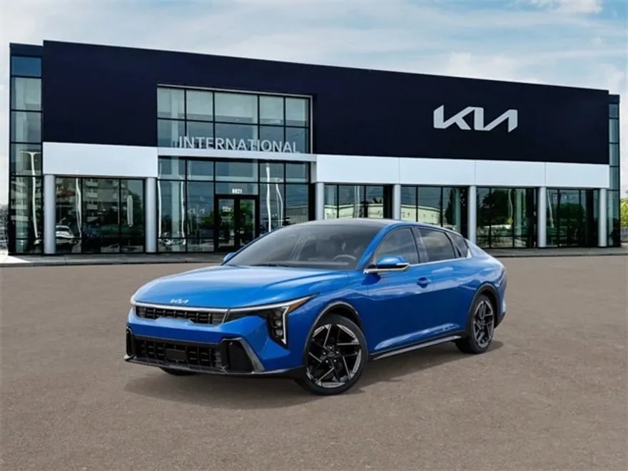 2025 Kia K4 GT-Line photo 1
