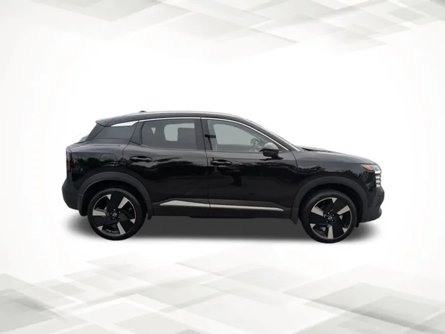 2025 Nissan Kicks SR photo 1