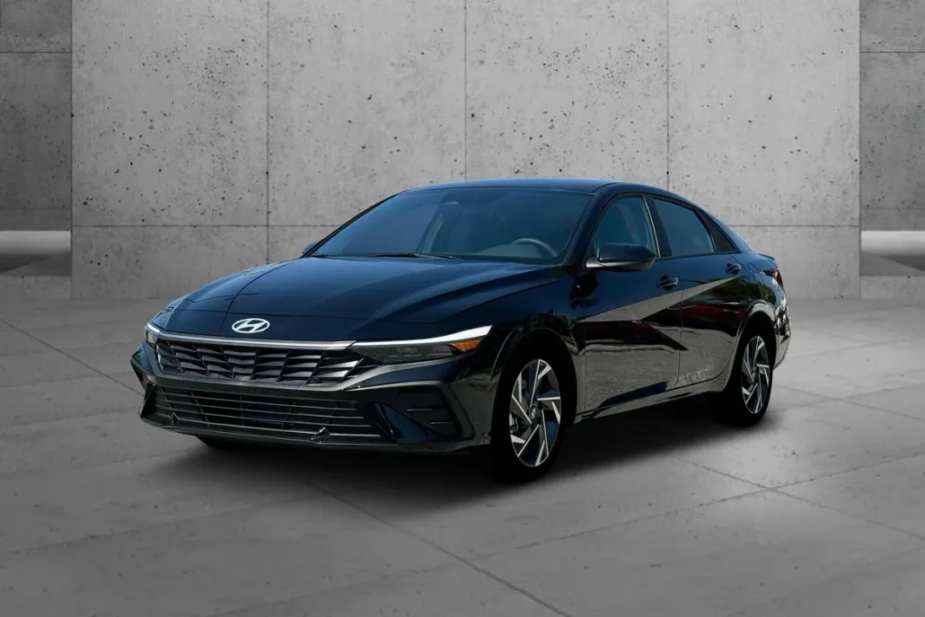 2025 Hyundai Elantra SEL Sport photo 1