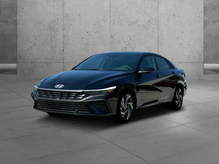 2025 Hyundai Elantra SEL Sport photo 1