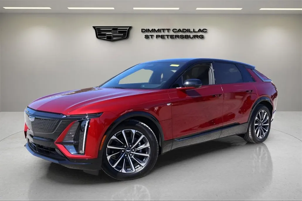 2025 Cadillac Lyriq Sport photo 1