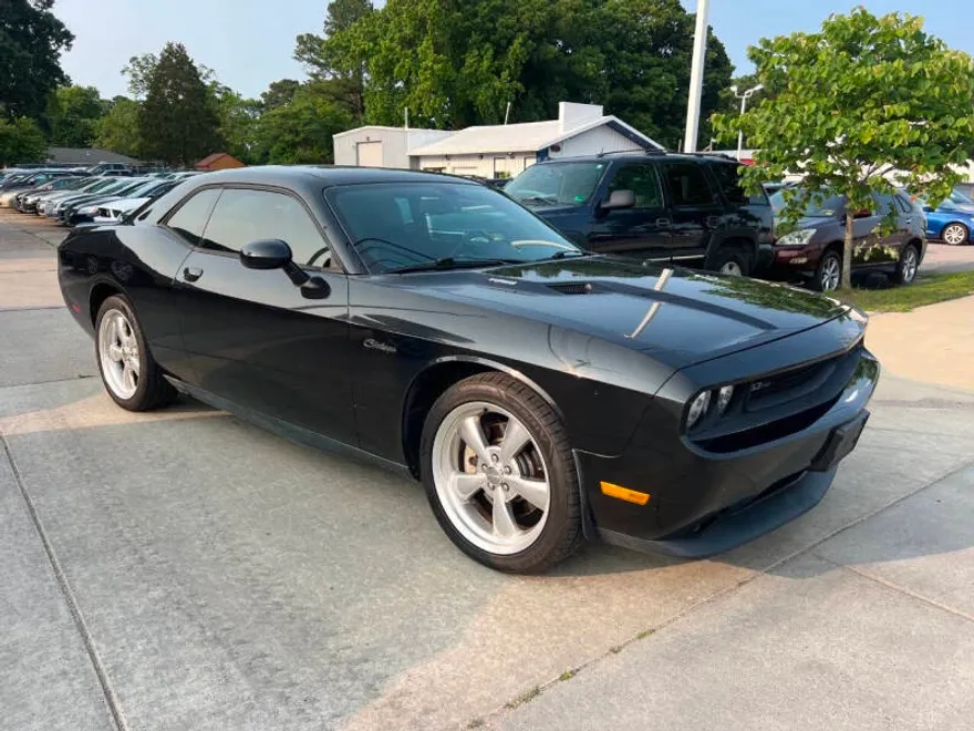 2011 Dodge Challenger R/T Plus photo 1