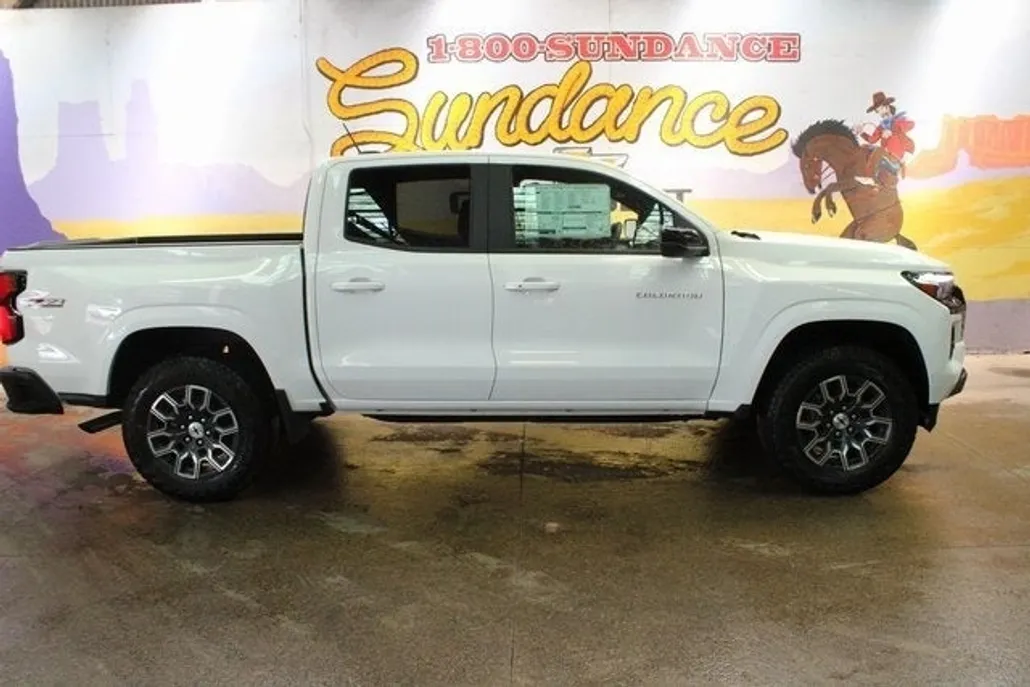 2025 Chevrolet Colorado Z71 photo 1