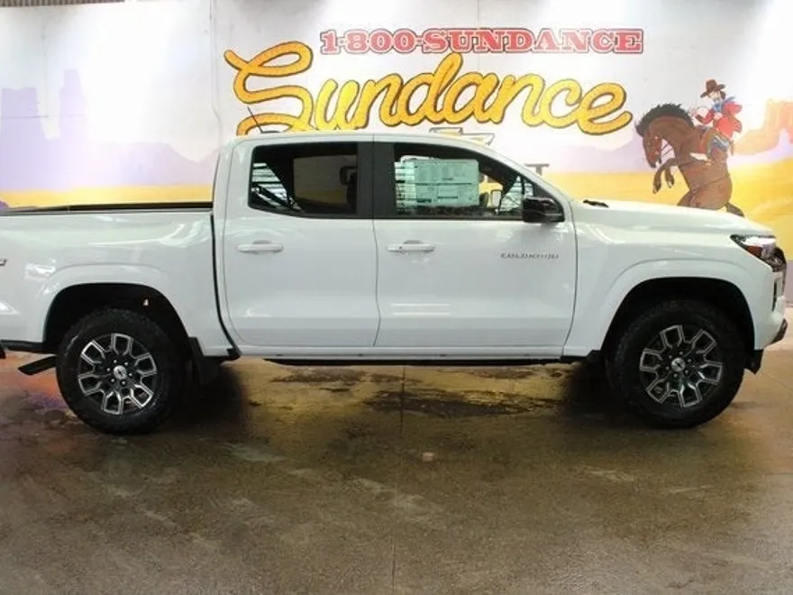 2025 Chevrolet Colorado Z71 photo 1