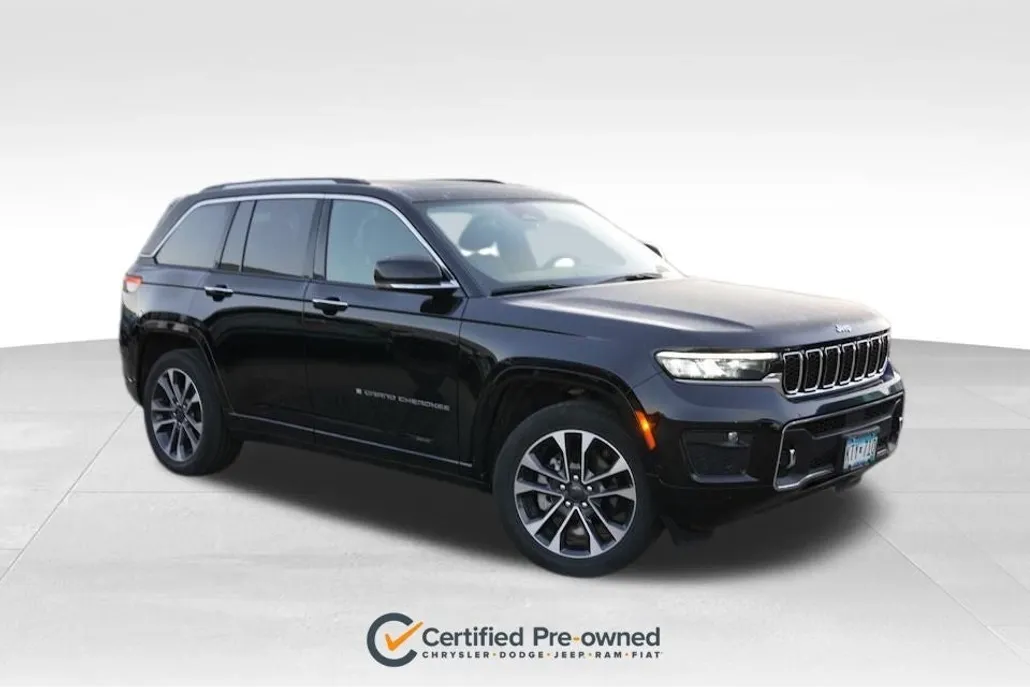 2023 Jeep Grand Cherokee Overland photo 1