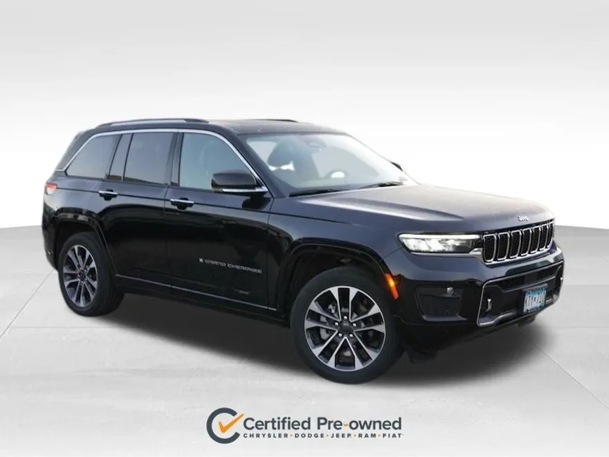 2023 Jeep Grand Cherokee Overland photo 1