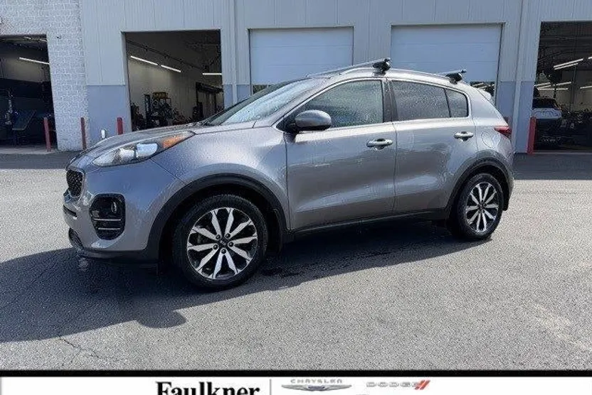 2017 Kia Sportage EX photo 1