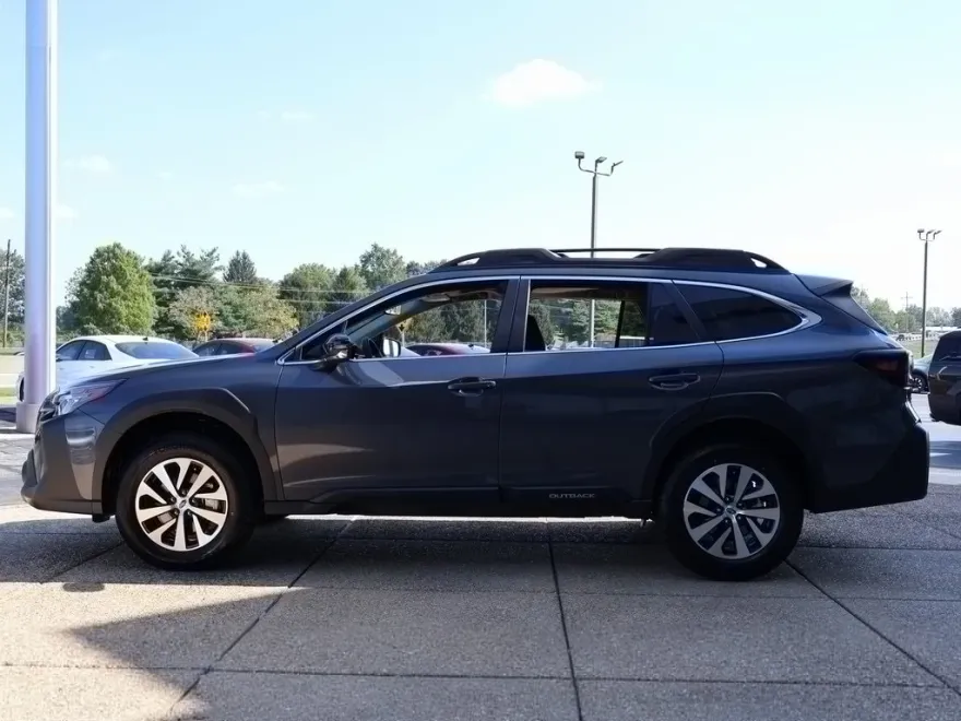 2025 Subaru Outback Premium photo 1