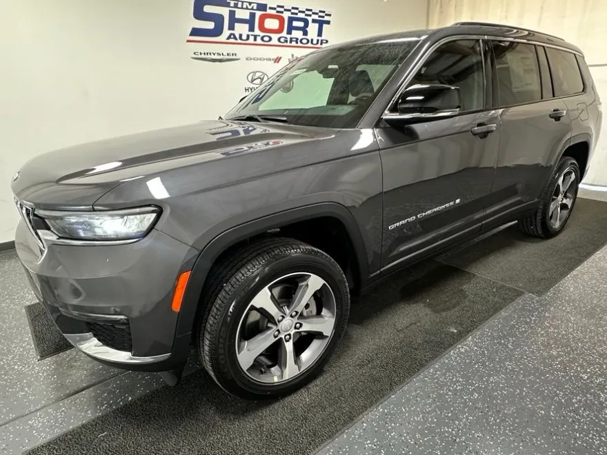 2025 Jeep Grand Cherokee Limited photo 1