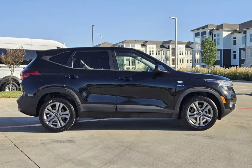 2021 Kia Seltos LX photo 1