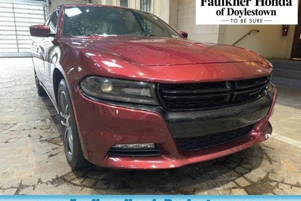 2019 Dodge Charger SXT AWD photo 1