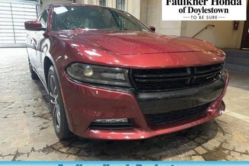 2019 Dodge Charger SXT AWD photo 1