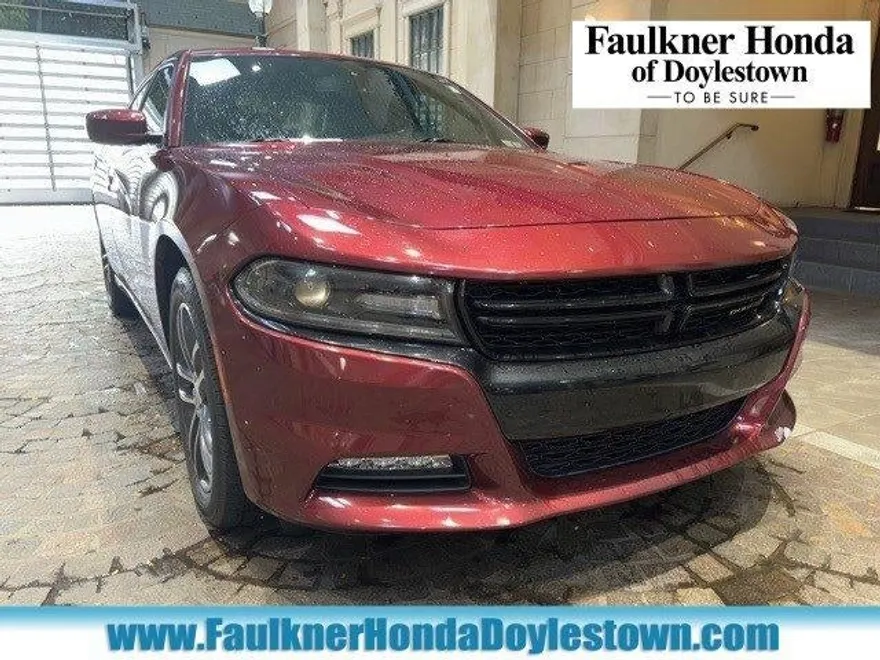 2019 Dodge Charger SXT AWD photo 1