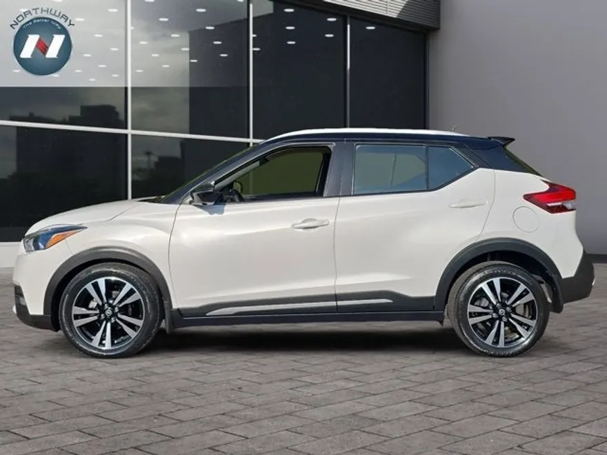 2020 Nissan Kicks SR photo 1