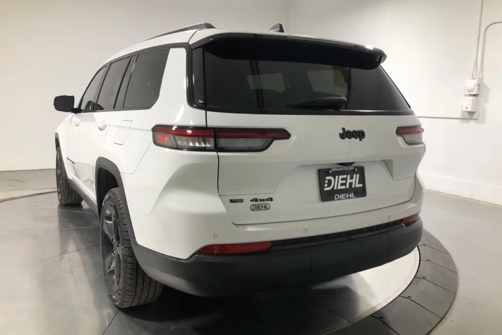 2021 Jeep Grand Cherokee Altitude Sport photo 1