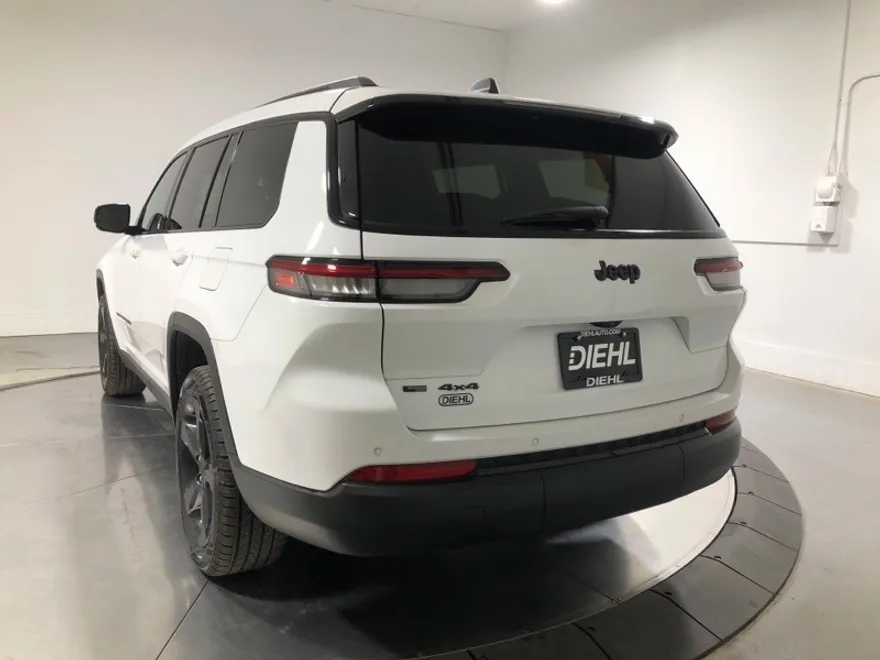 2021 Jeep Grand Cherokee Altitude Sport photo 1