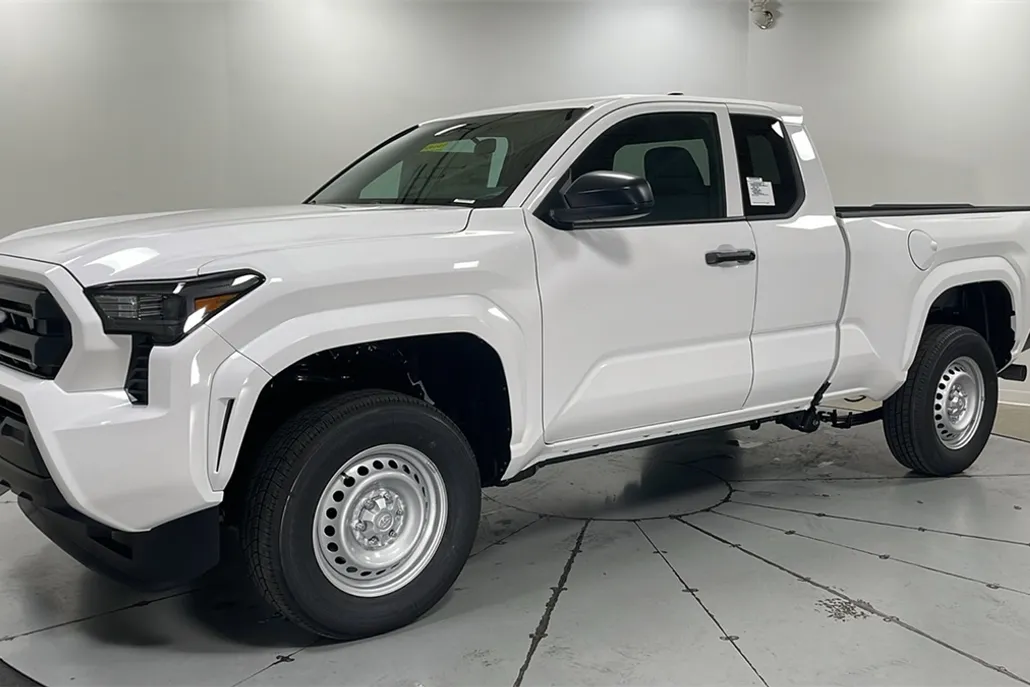 2025 Toyota Tacoma SR XtraCab photo 1