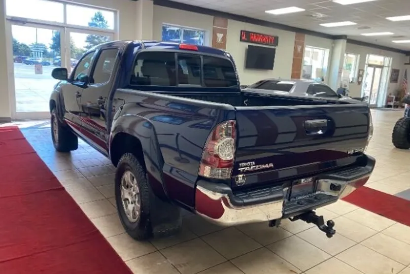 2013 Toyota Tacoma Base V6 photo 1