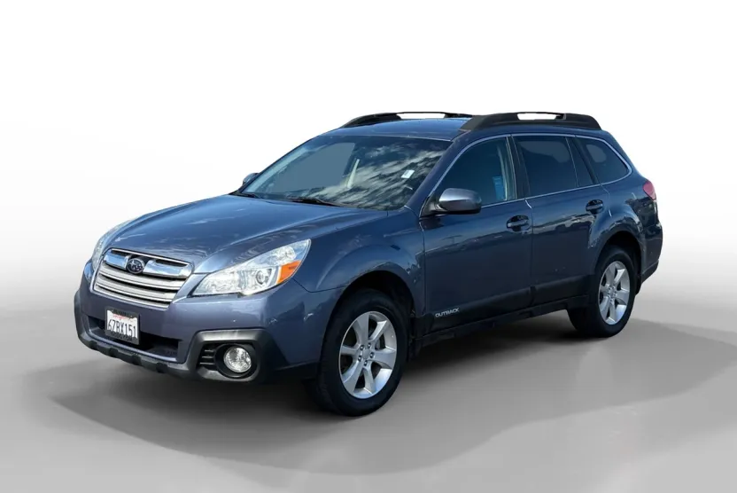 2013 Subaru Outback 2.5i Premium photo 1