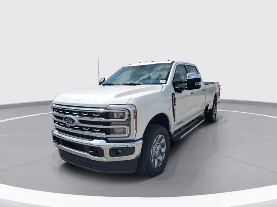 2026 Ford F-350 Lariat photo 1
