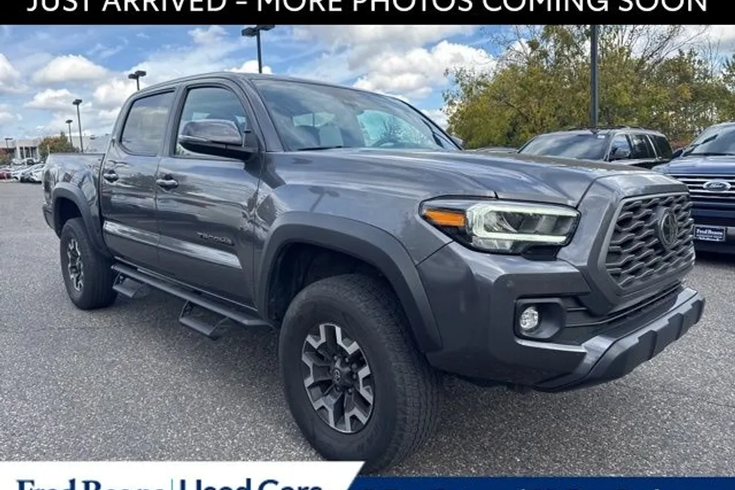 2020 Toyota Tacoma TRD Off-Road V6 photo 1