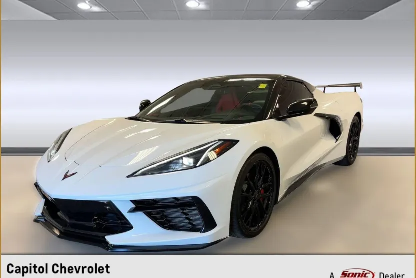 2025 Chevrolet Corvette Stingray 2LT Convertible photo 1
