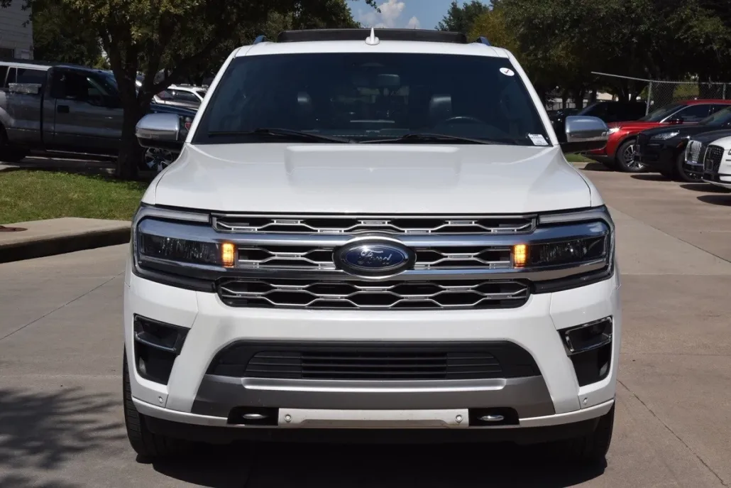 2022 Ford Expedition MAX Platinum photo 1