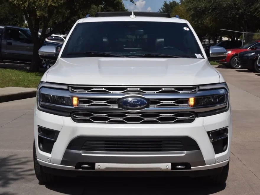 2022 Ford Expedition MAX Platinum photo 1