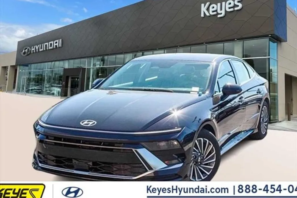 2025 Hyundai Sonata Hybrid SEL photo 1