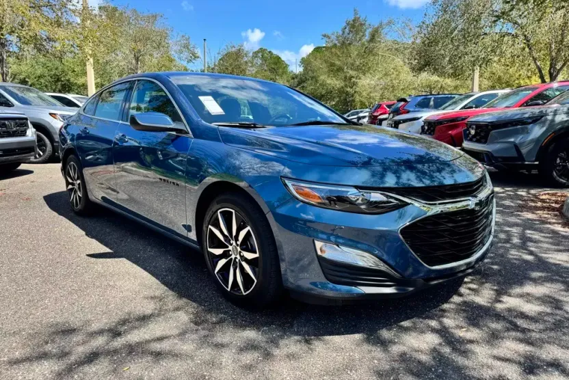 2025 Chevrolet Malibu RS photo 1