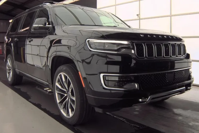 2024 Jeep Wagoneer L Series III photo 1
