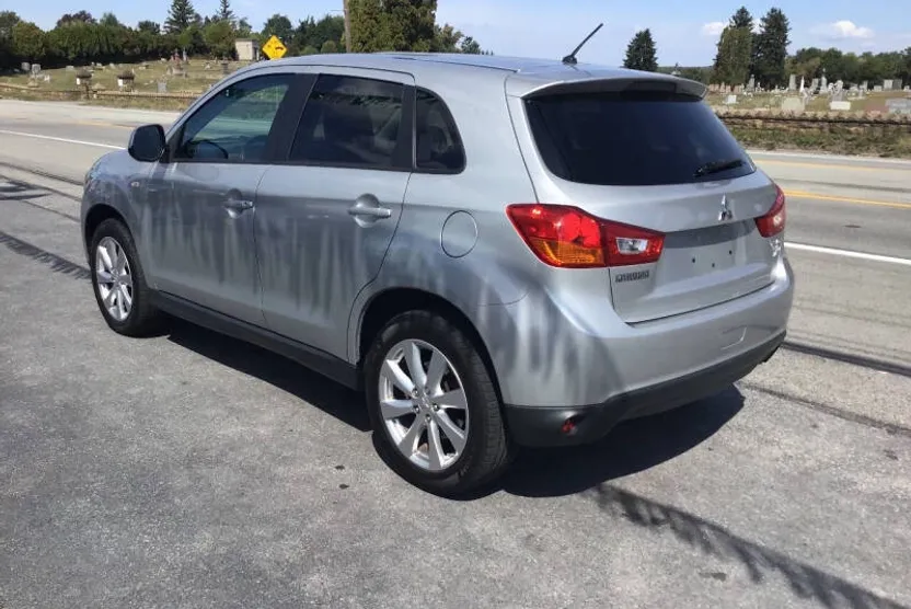 2015 Mitsubishi Outlander Sport ES photo 1