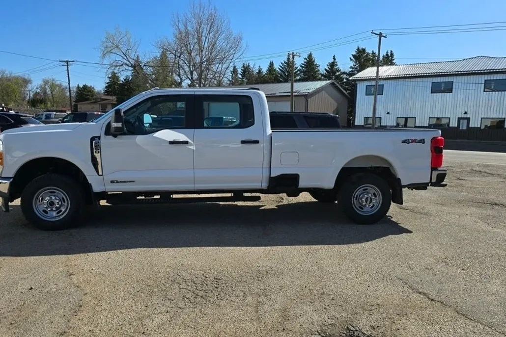 2023 Ford F-250 photo 1
