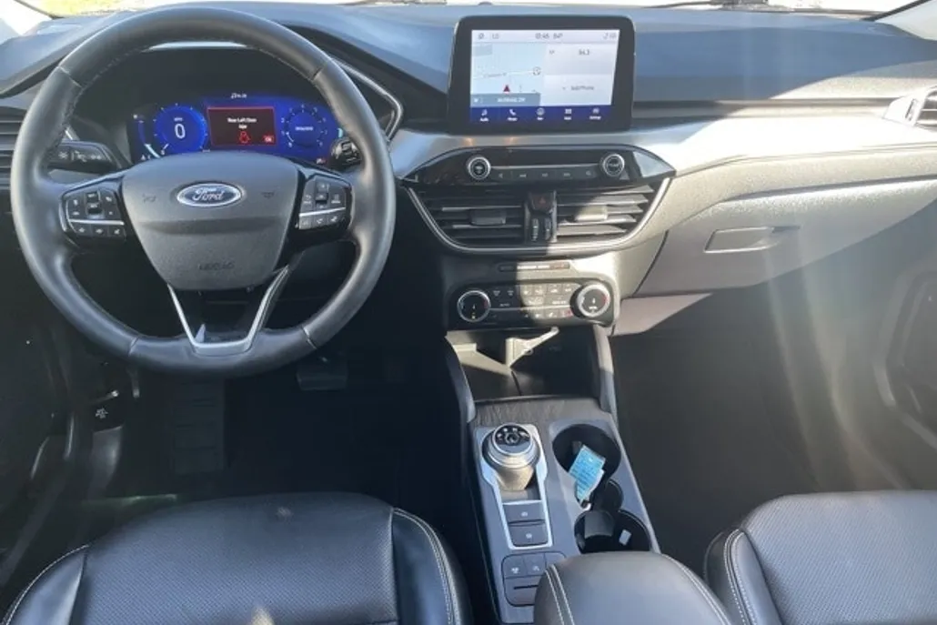 2022 Ford Escape Titanium photo 1