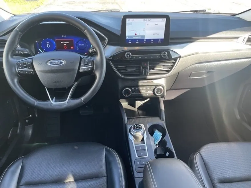 2022 Ford Escape Titanium photo 1