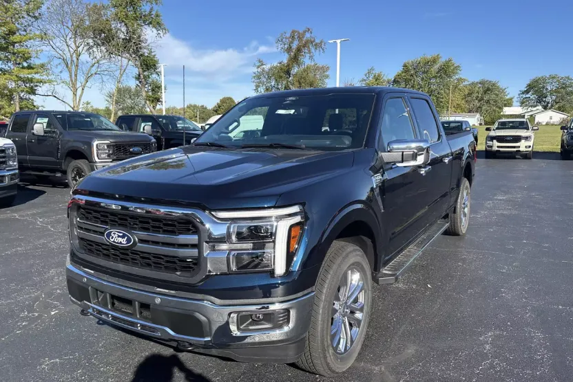 2025 Ford F-150 Lariat photo 1