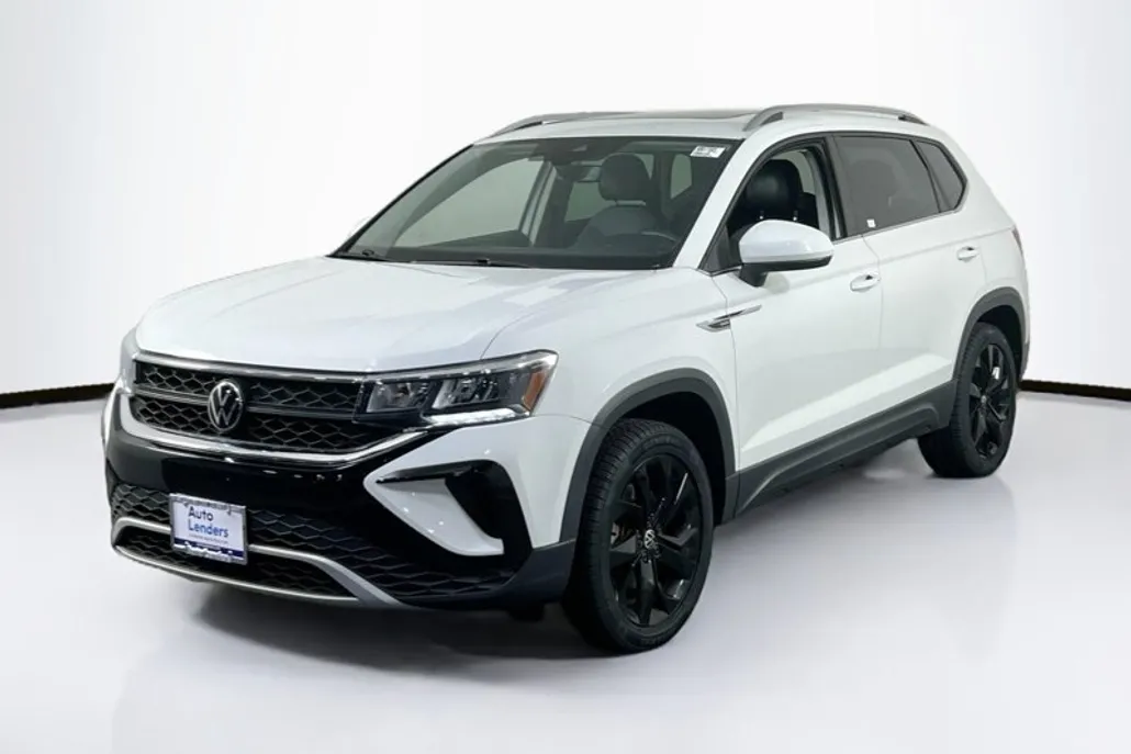 2022 Volkswagen Taos SE photo 1
