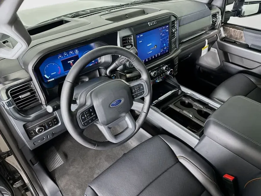 2025 Ford F-350 Lariat photo 1