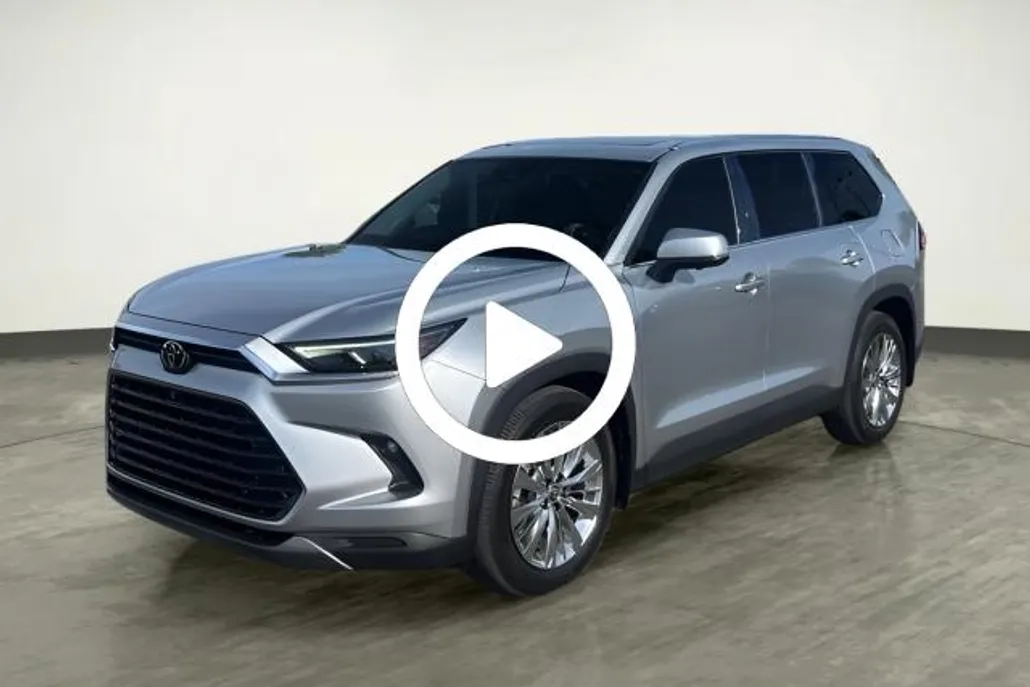 2024 Toyota Grand Highlander XLE photo 1
