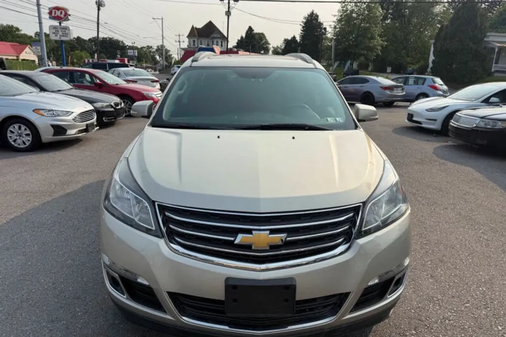 2015 Chevrolet Traverse 1LT photo 1
