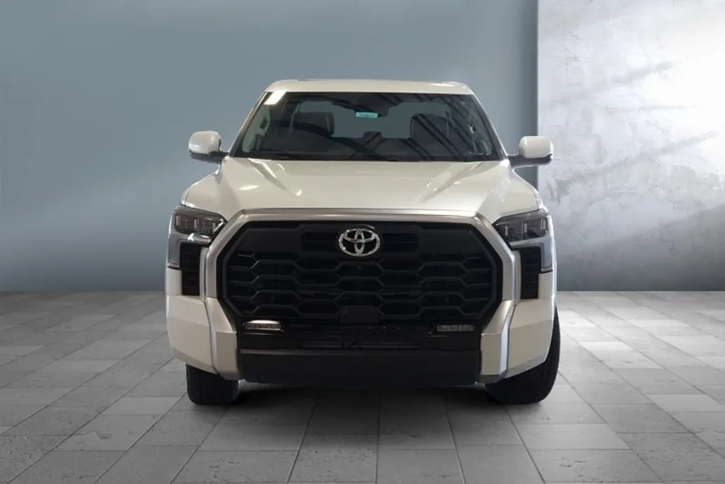 2022 Toyota Tundra Limited photo 1
