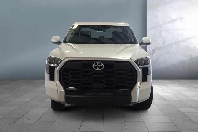 2022 Toyota Tundra Limited photo 1