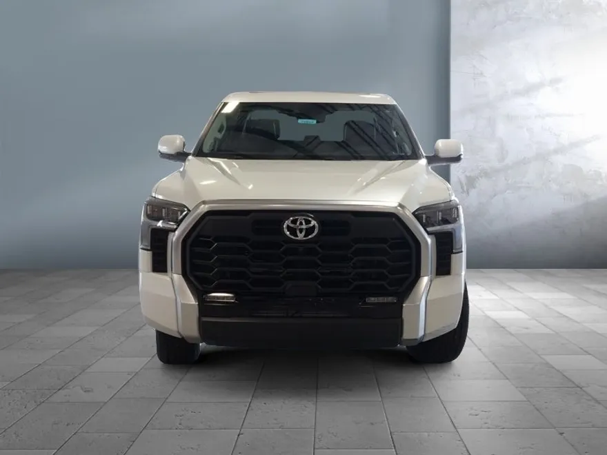 2022 Toyota Tundra Limited photo 1