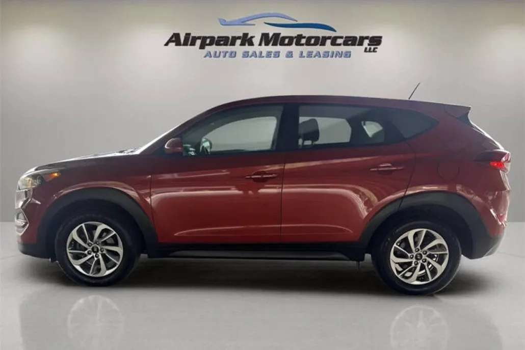 2017 Hyundai Tucson SE photo 1